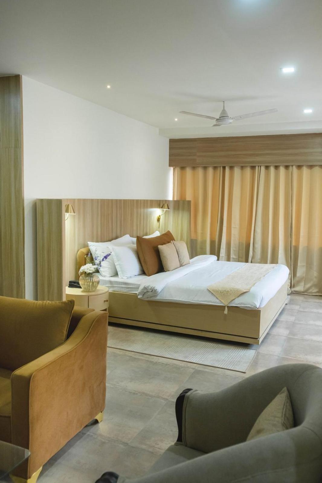 Hotel Lake Shilloi Dimāpur Dış mekan fotoğraf