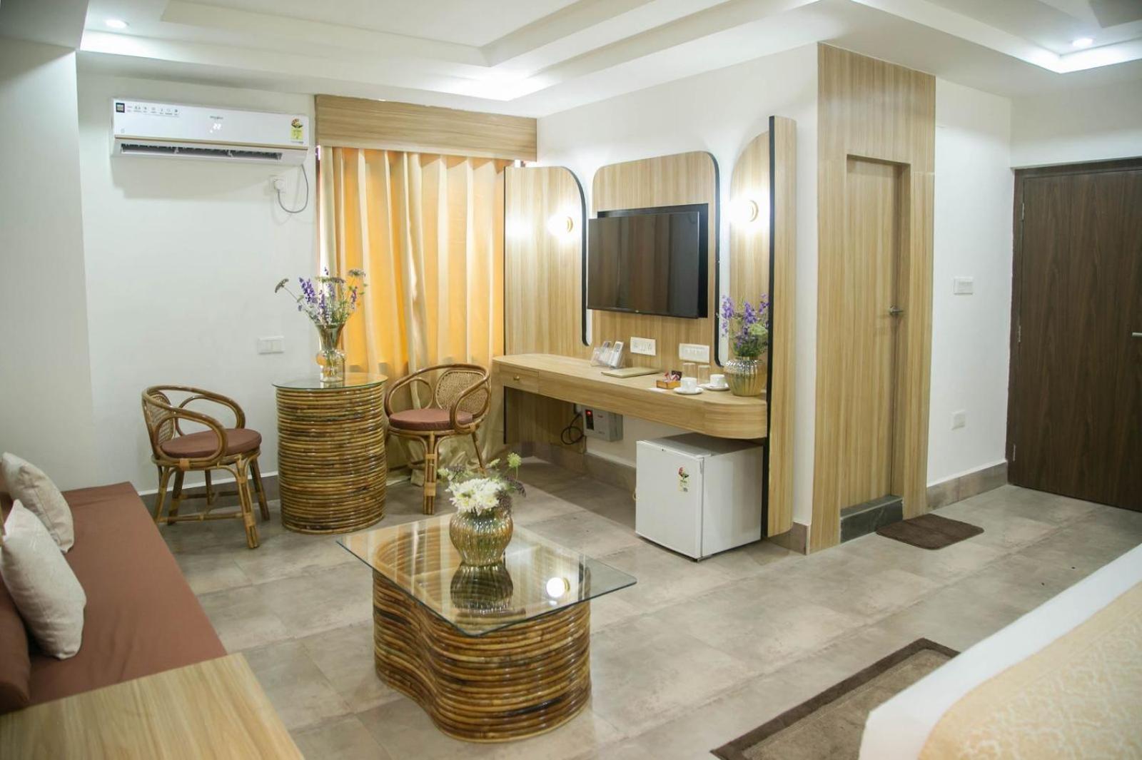 Hotel Lake Shilloi Dimāpur Dış mekan fotoğraf