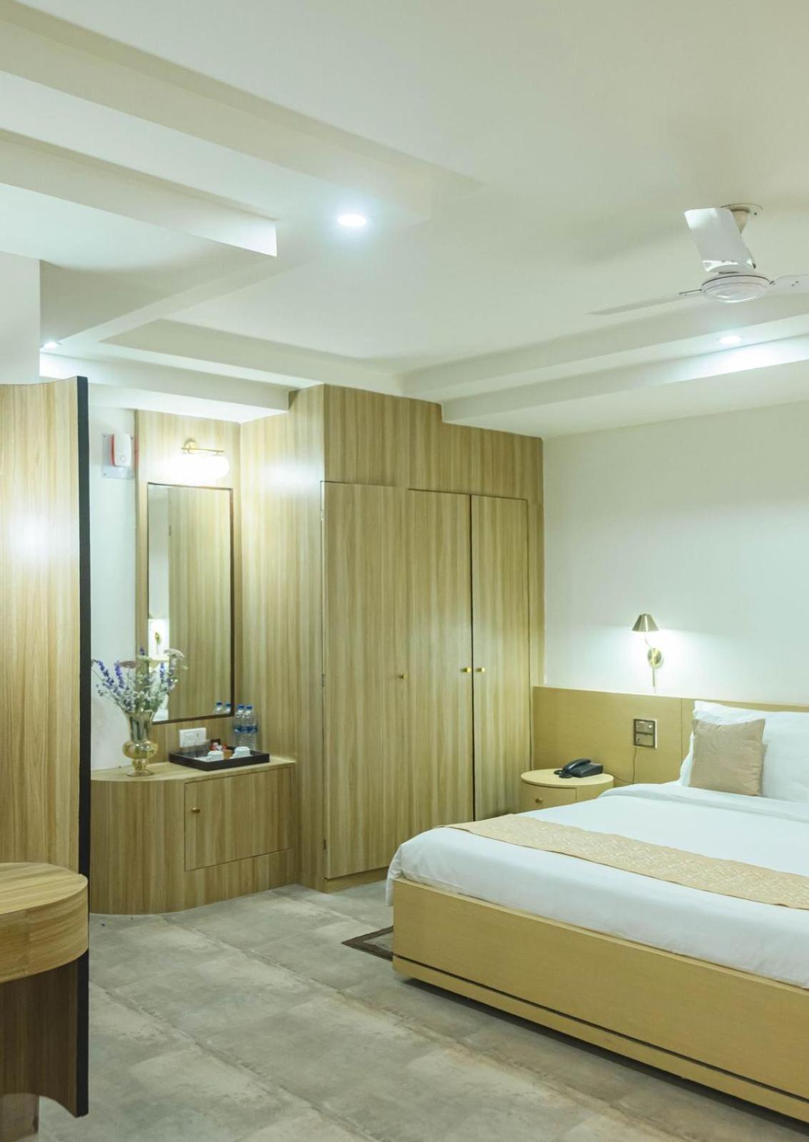 Hotel Lake Shilloi Dimāpur Dış mekan fotoğraf