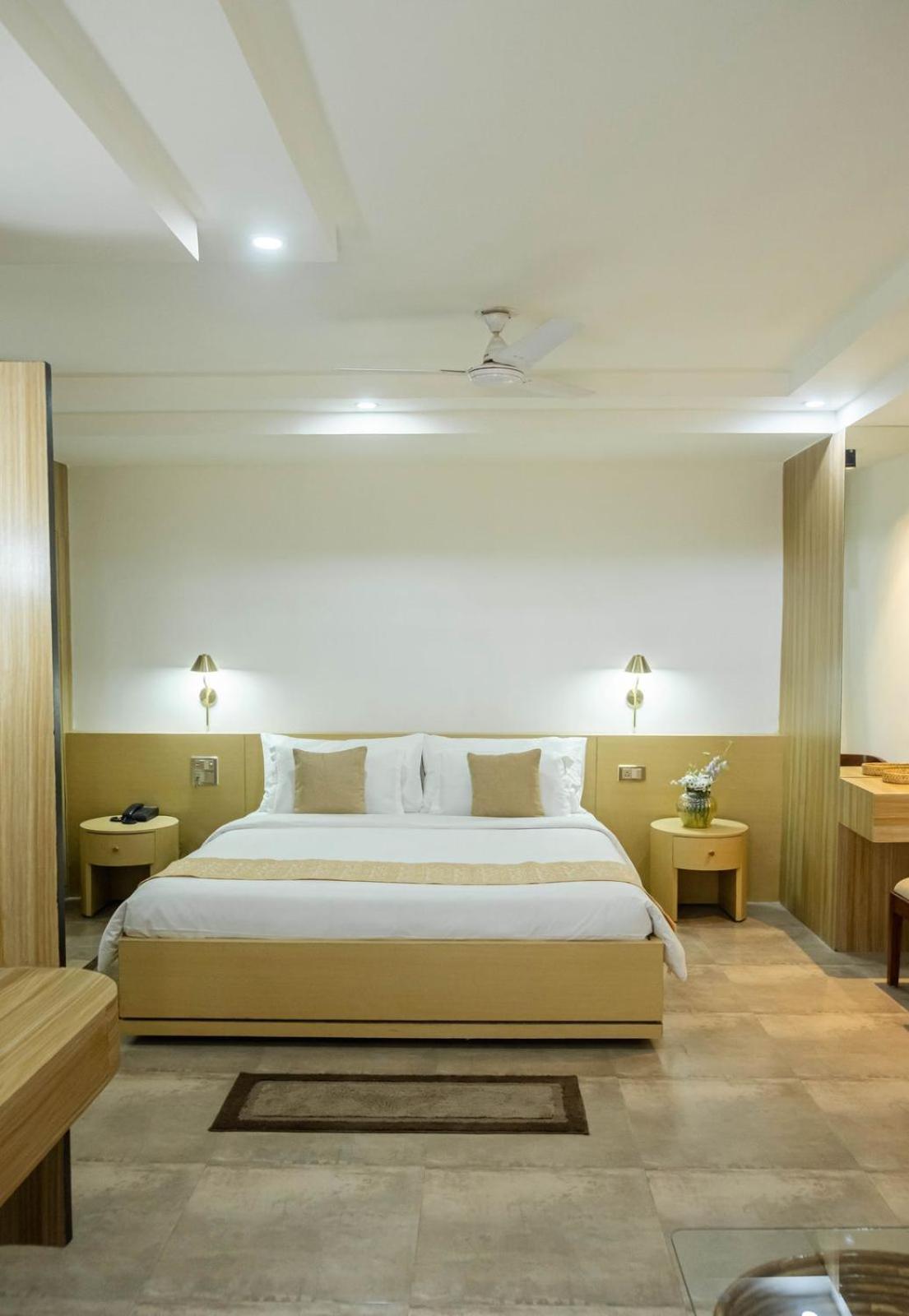 Hotel Lake Shilloi Dimāpur Dış mekan fotoğraf