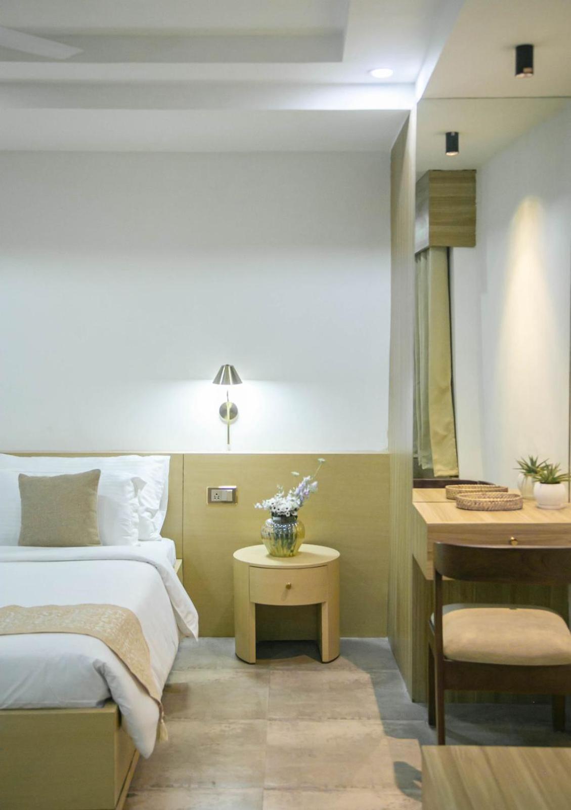 Hotel Lake Shilloi Dimāpur Dış mekan fotoğraf