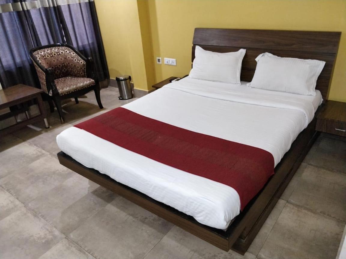 Hotel Lake Shilloi Dimāpur Dış mekan fotoğraf