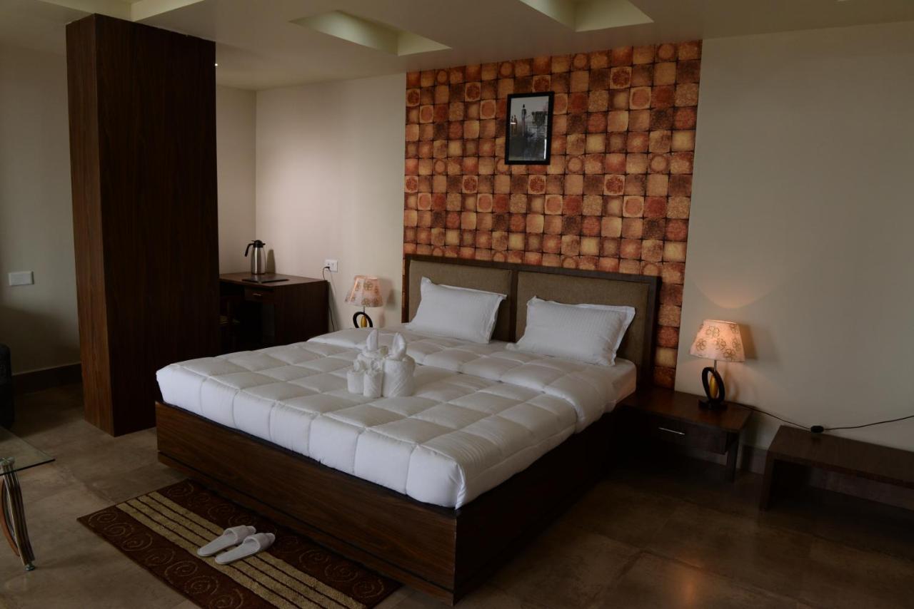 Hotel Lake Shilloi Dimāpur Dış mekan fotoğraf